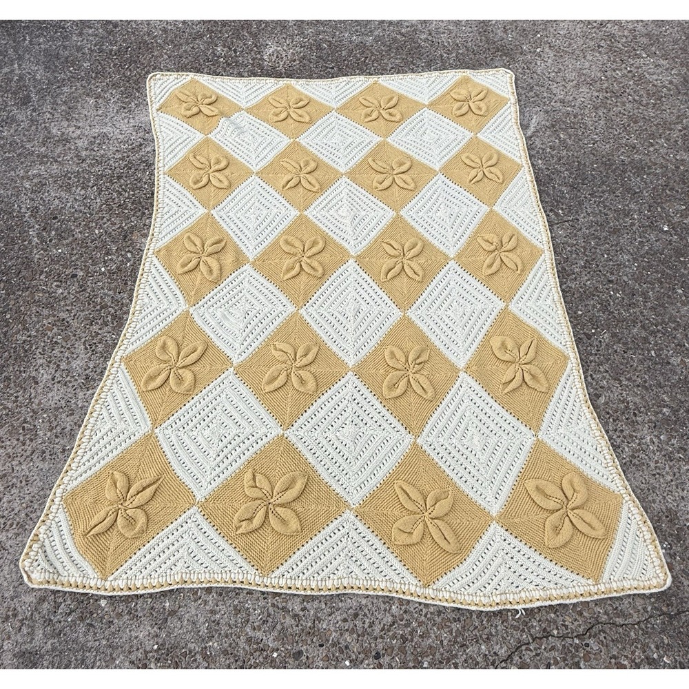 Yellow Knot Floral Flower White Square Vintage Throw Blanket Grannycore Cottage